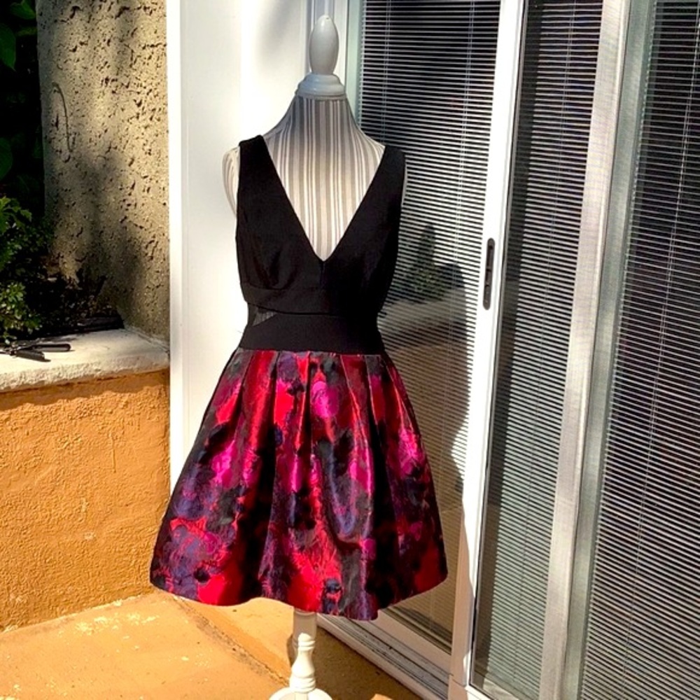 XS cape cocktail dress fit and flare style!
